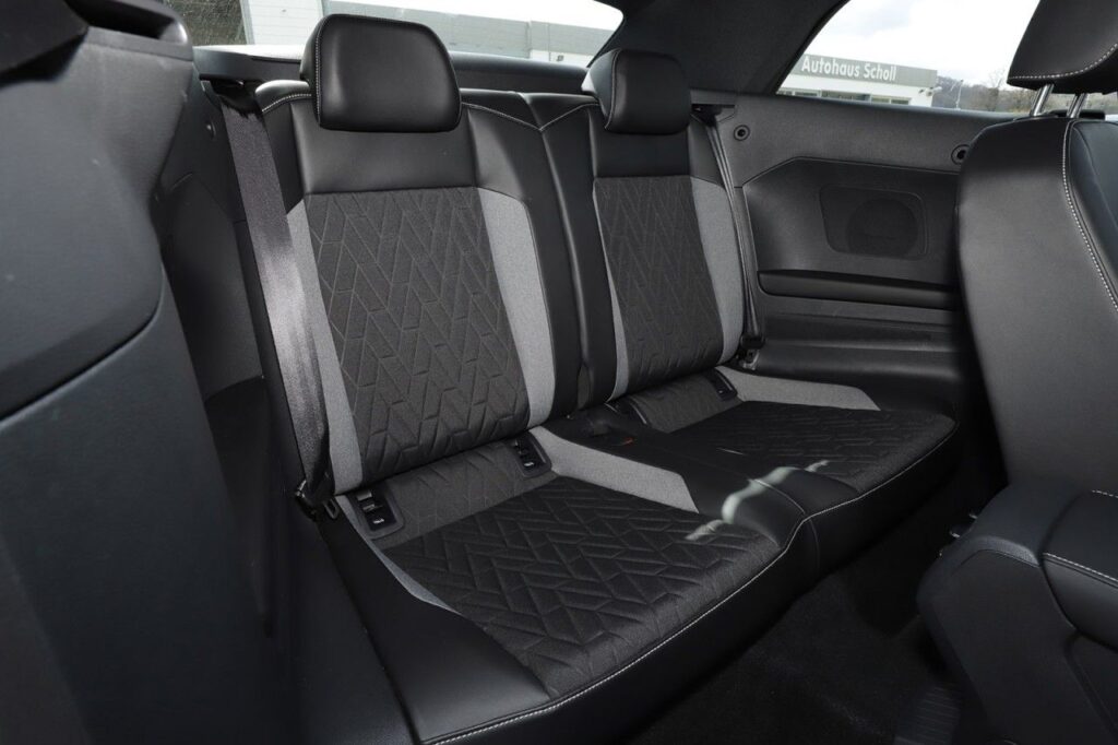 Volkswagen T-Roc Exposé-Bild 9