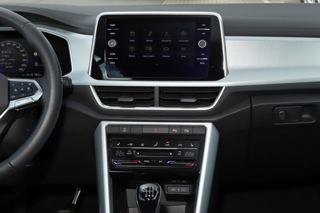 Volkswagen T-Roc Exposé-Bild 16