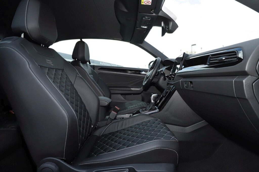 Volkswagen T-Roc Exposé-Bild 7