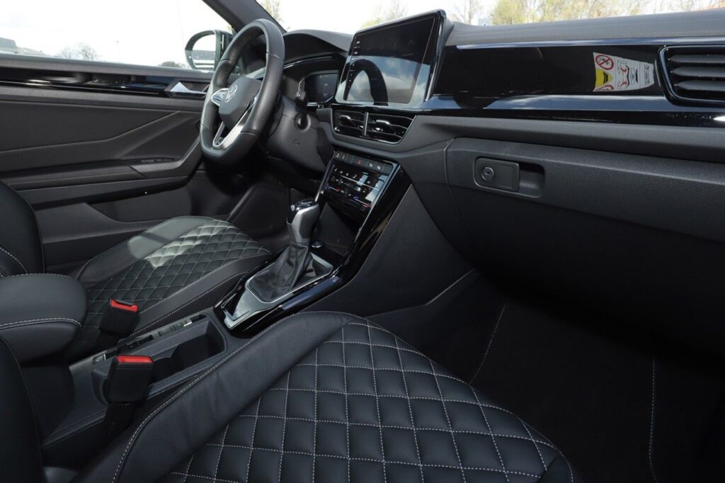 Volkswagen T-Roc Exposé-Bild 8
