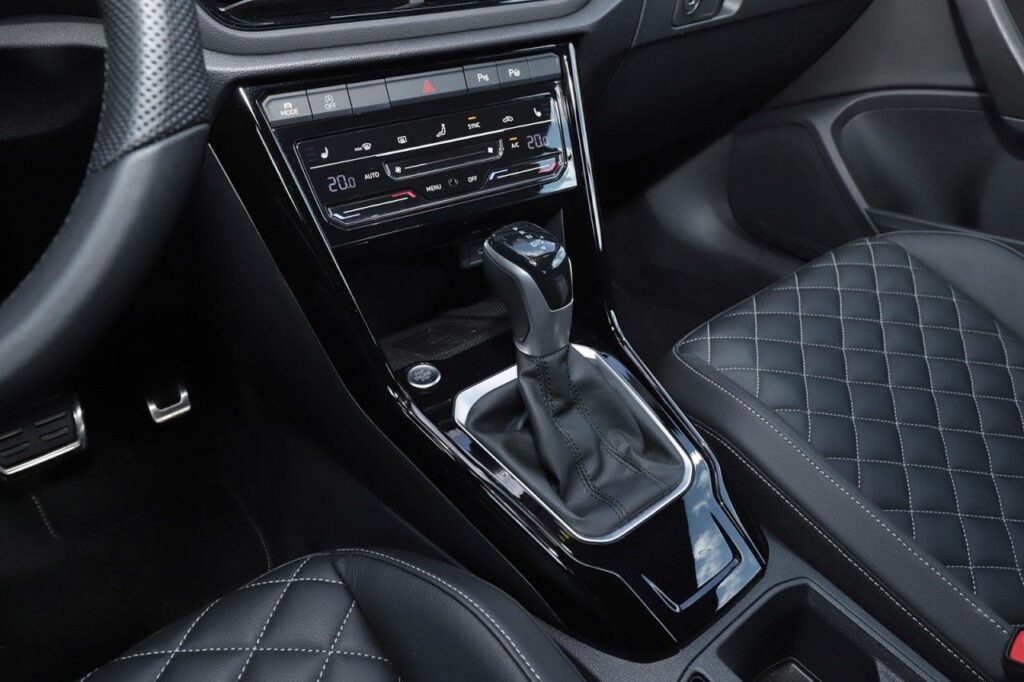 Volkswagen T-Roc Exposé-Bild 13