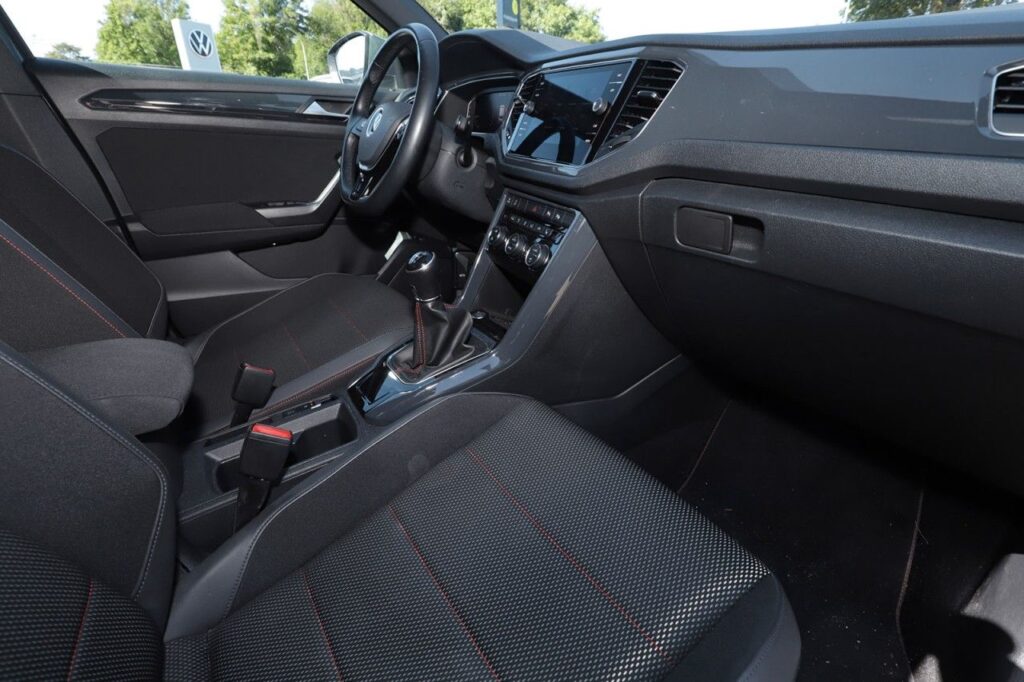 Volkswagen T-Roc Exposé-Bild 8