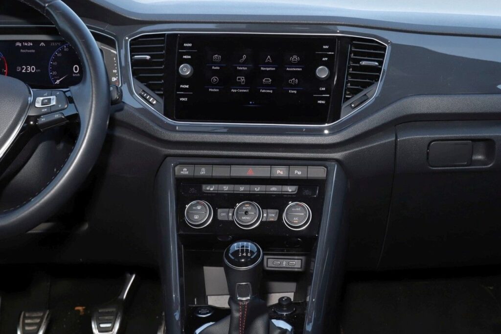 Volkswagen T-Roc Exposé-Bild 16