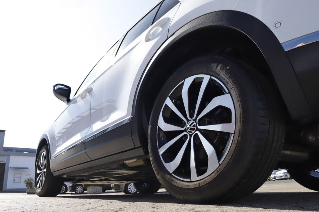 Volkswagen T-Roc Exposé-Bild 5