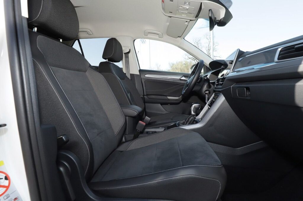 Volkswagen T-Roc Exposé-Bild 7