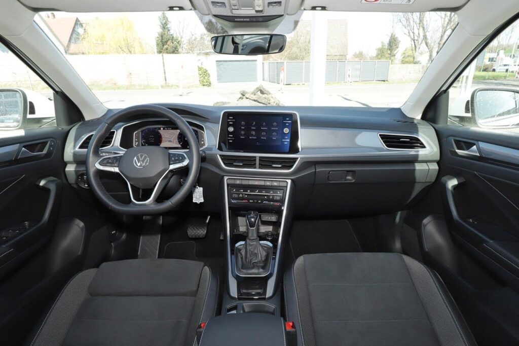 Volkswagen T-Roc Exposé-Bild 10