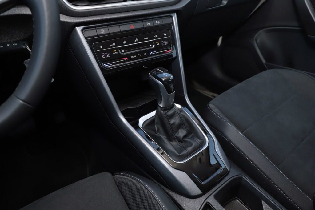 Volkswagen T-Roc Exposé-Bild 13