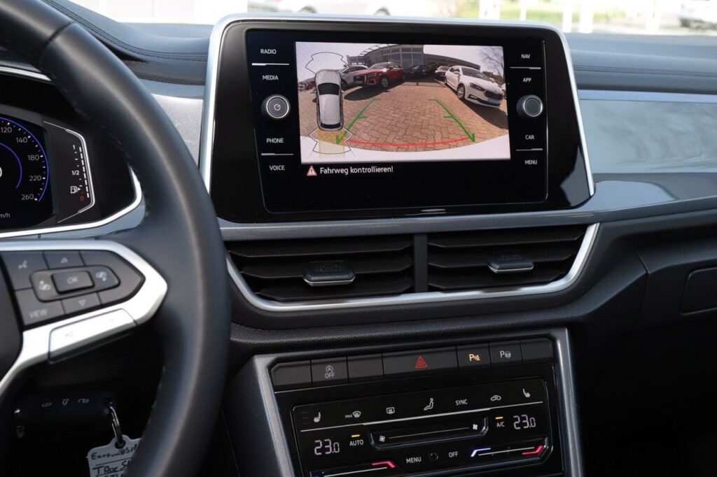 Volkswagen T-Roc Exposé-Bild 14