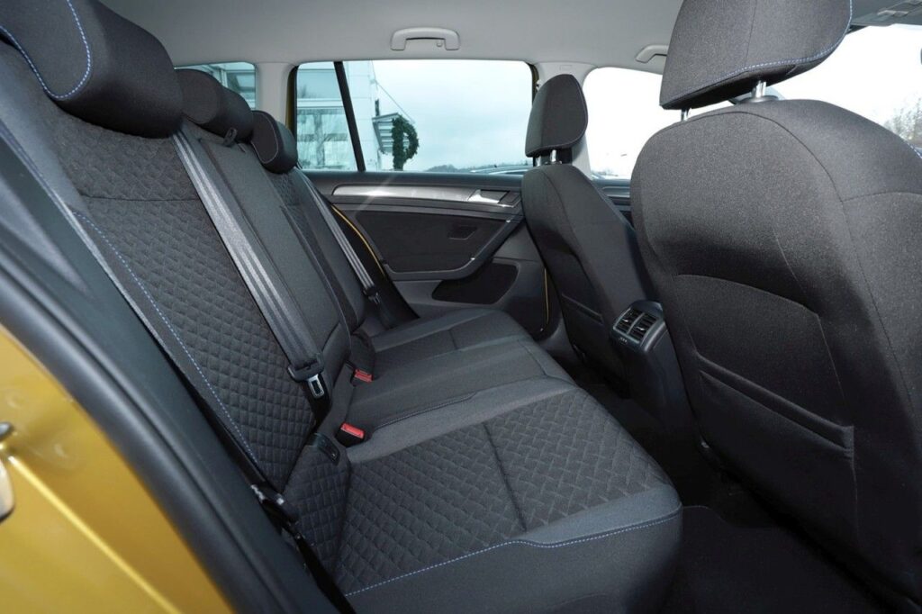 Volkswagen Golf Exposé-Bild 9
