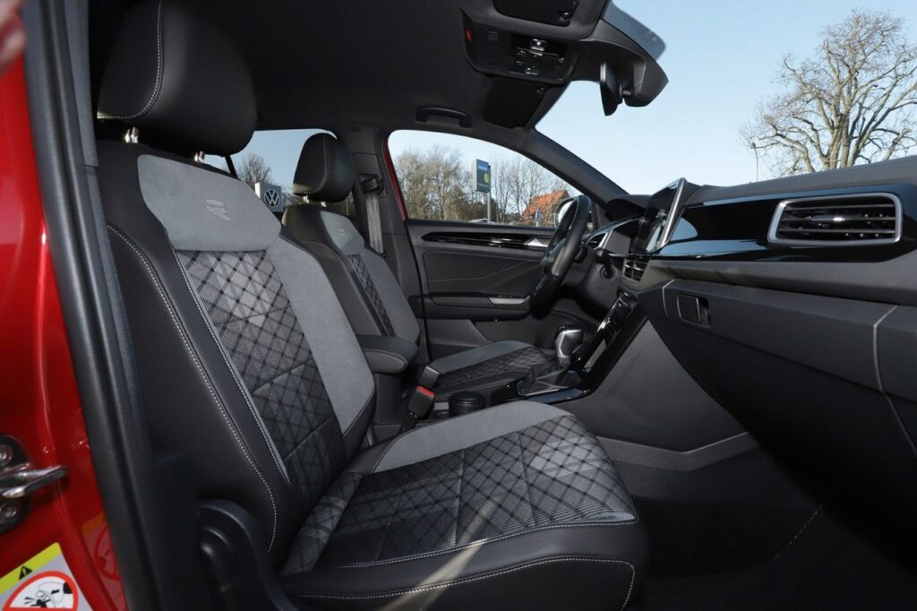 Volkswagen T-Roc Exposé-Bild 7