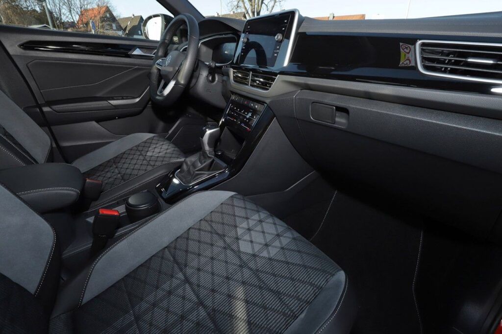 Volkswagen T-Roc Exposé-Bild 8