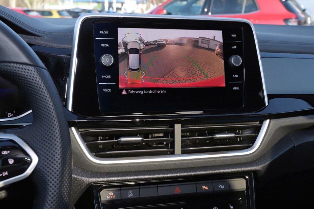 Volkswagen T-Roc Exposé-Bild 15