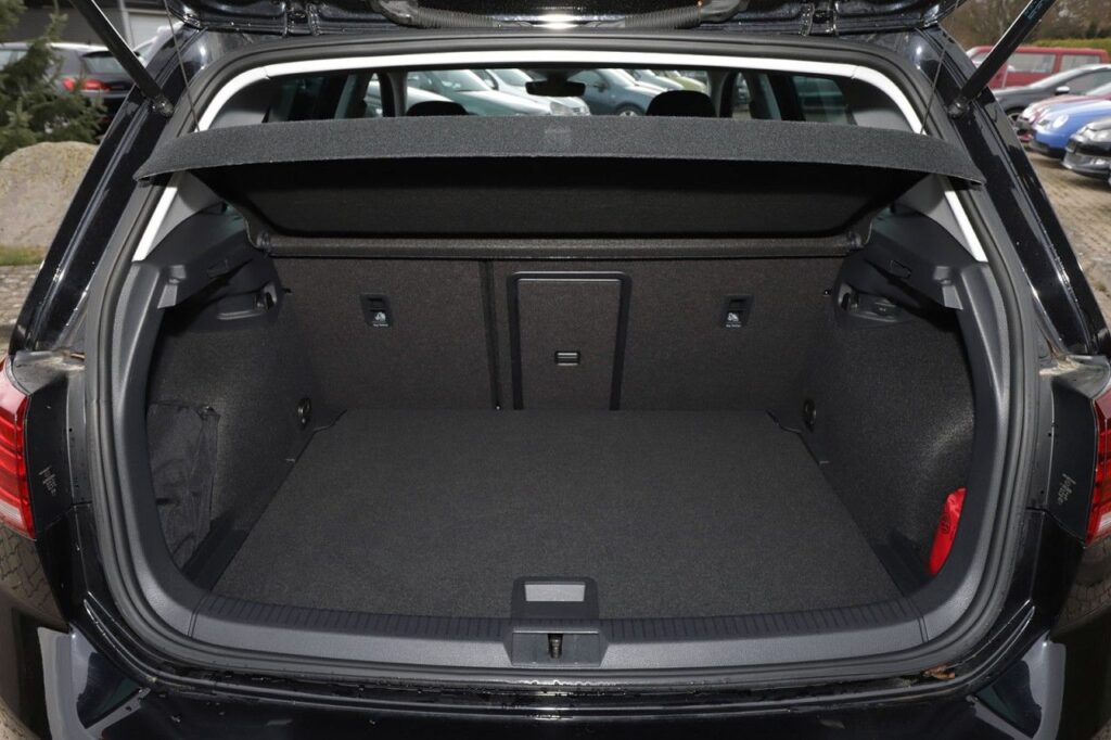 Volkswagen Golf Exposé-Bild 6