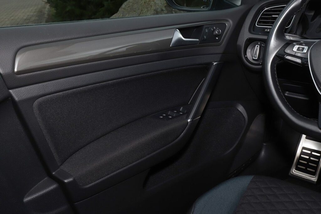 Volkswagen Golf Exposé-Bild 15