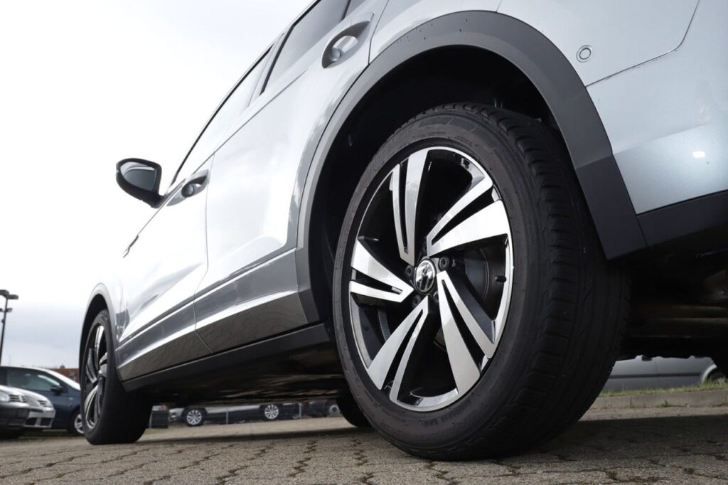 Volkswagen T-Roc Exposé-Bild 5