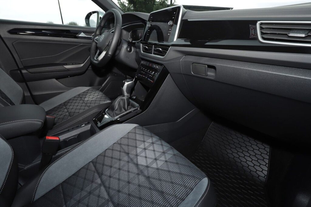 Volkswagen T-Roc Exposé-Bild 8