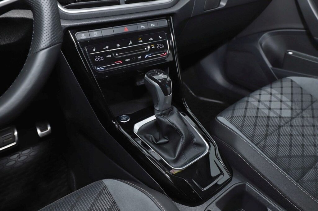 Volkswagen T-Roc Exposé-Bild 13