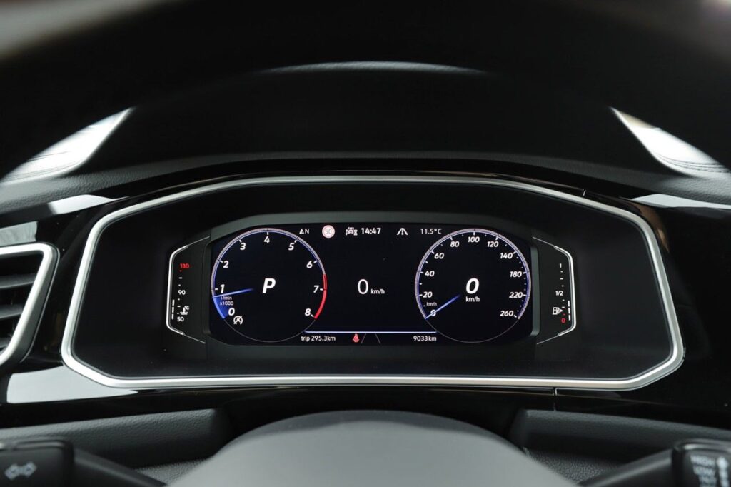 Volkswagen T-Roc Exposé-Bild 14