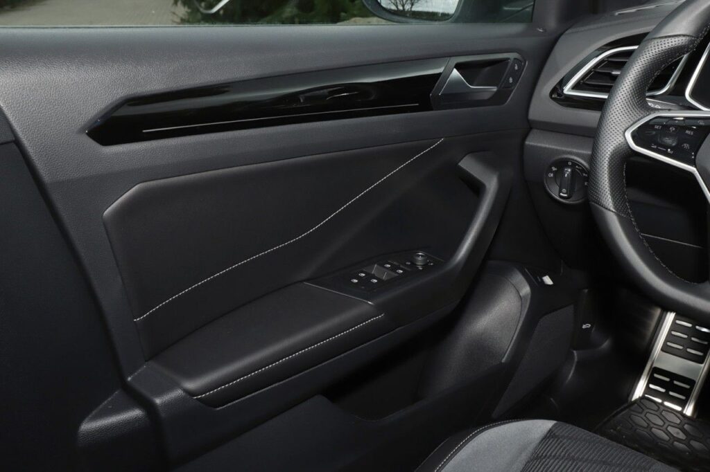 Volkswagen T-Roc Exposé-Bild 15