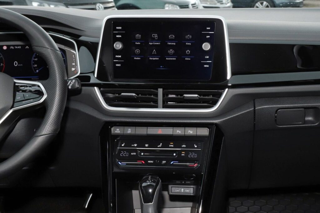 Volkswagen T-Roc Exposé-Bild 16