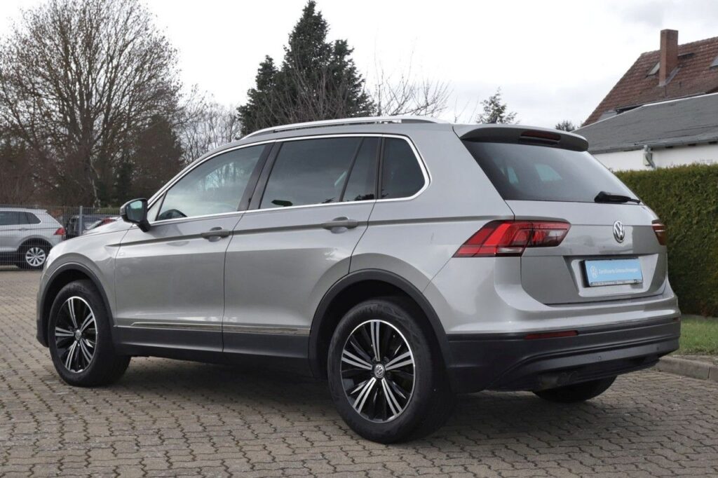 Volkswagen Tiguan Exposé-Bild 4