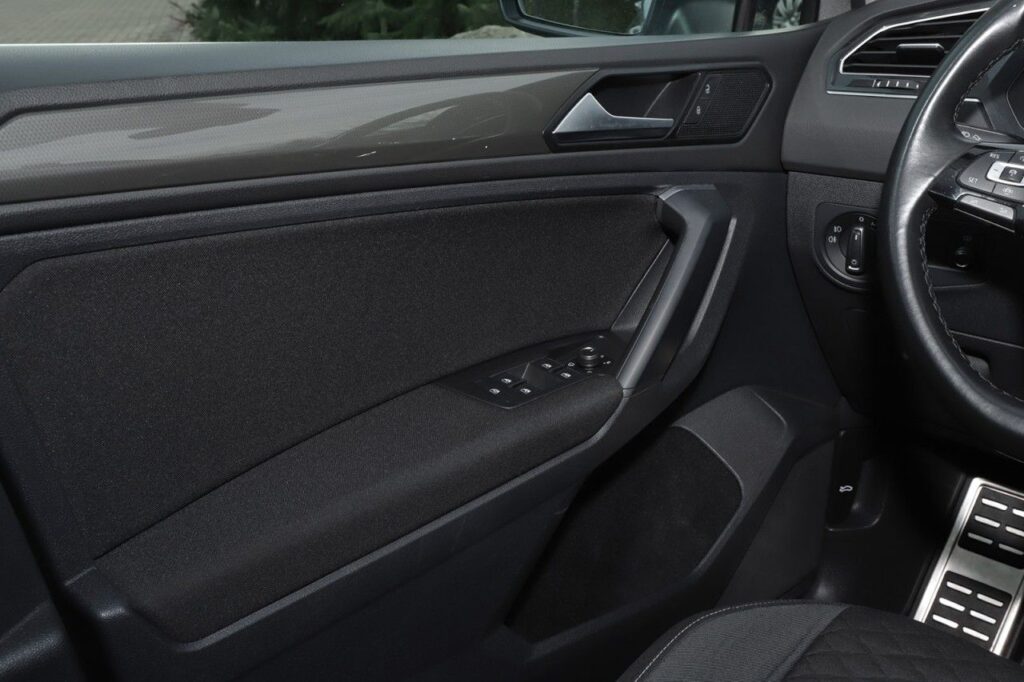 Volkswagen Tiguan Exposé-Bild 15