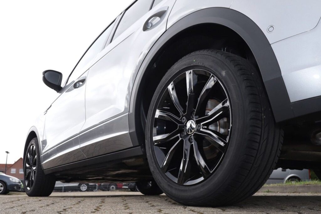 Volkswagen T-Roc Exposé-Bild 5