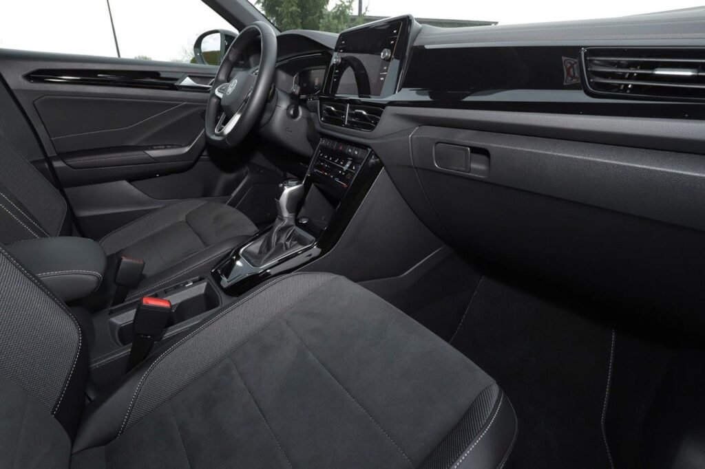 Volkswagen T-Roc Exposé-Bild 8