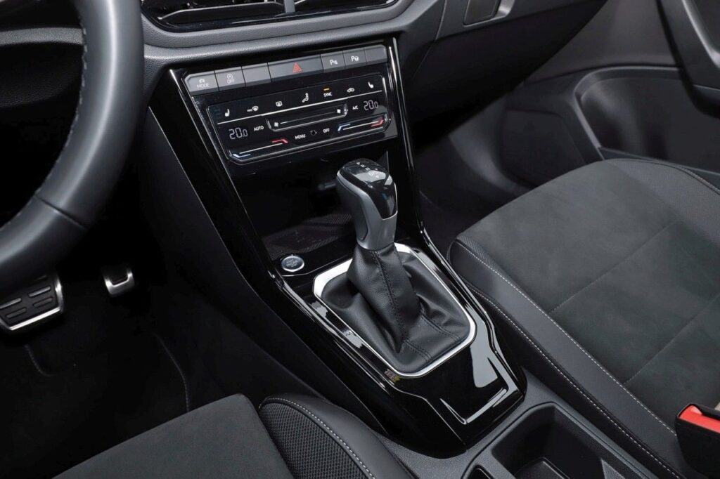 Volkswagen T-Roc Exposé-Bild 13