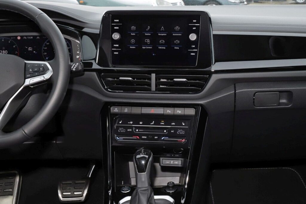 Volkswagen T-Roc Exposé-Bild 16