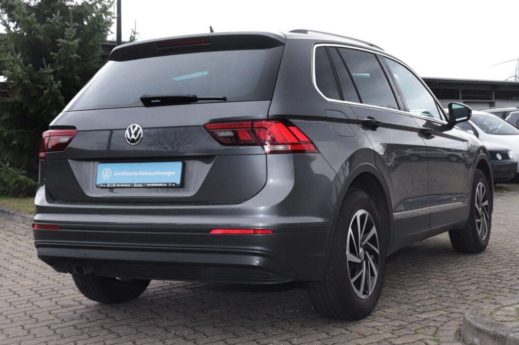 Volkswagen Tiguan Exposé-Bild 3
