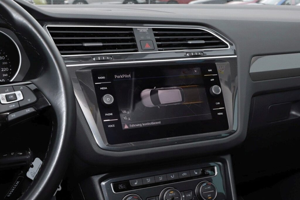 Volkswagen Tiguan Exposé-Bild 12