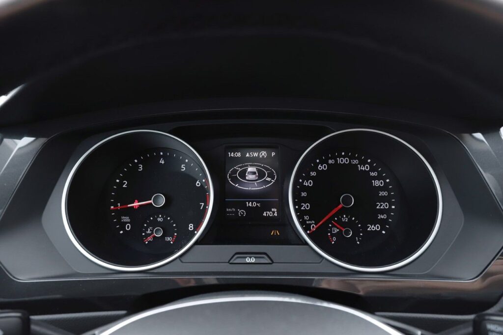 Volkswagen Tiguan Exposé-Bild 14