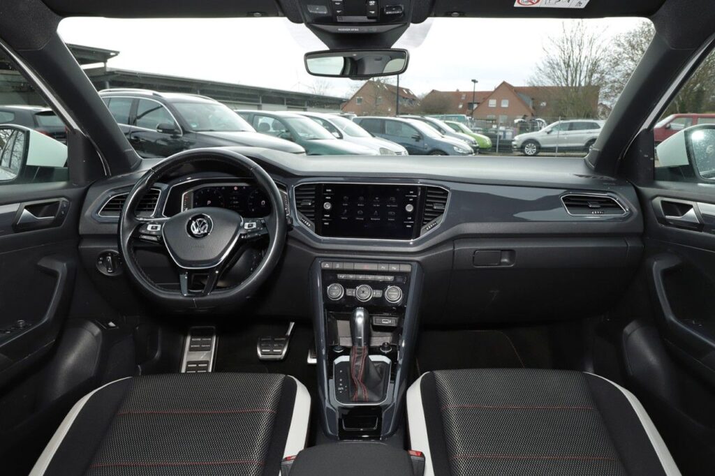 Volkswagen T-Roc Exposé-Bild 10
