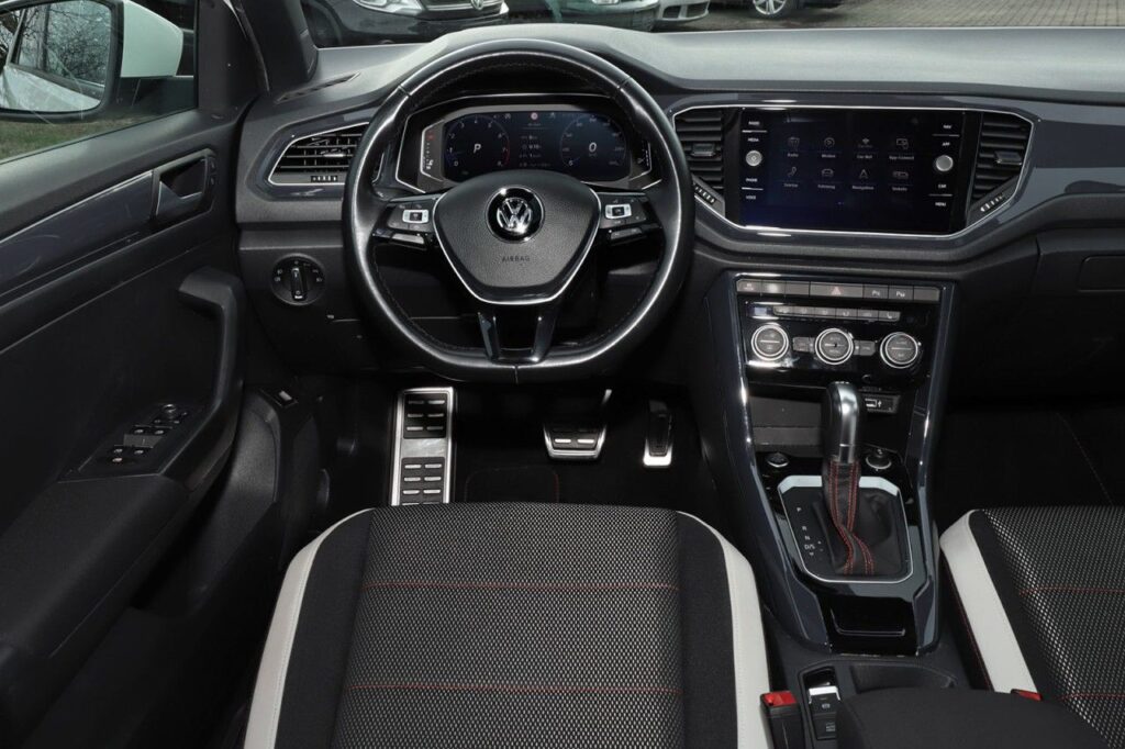 Volkswagen T-Roc Exposé-Bild 11