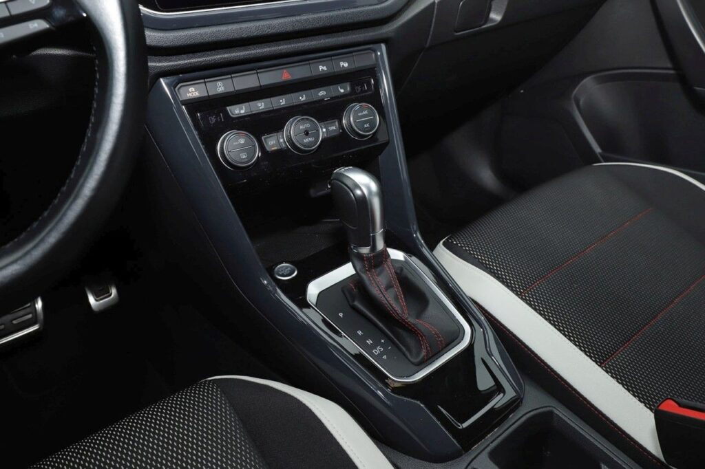 Volkswagen T-Roc Exposé-Bild 13