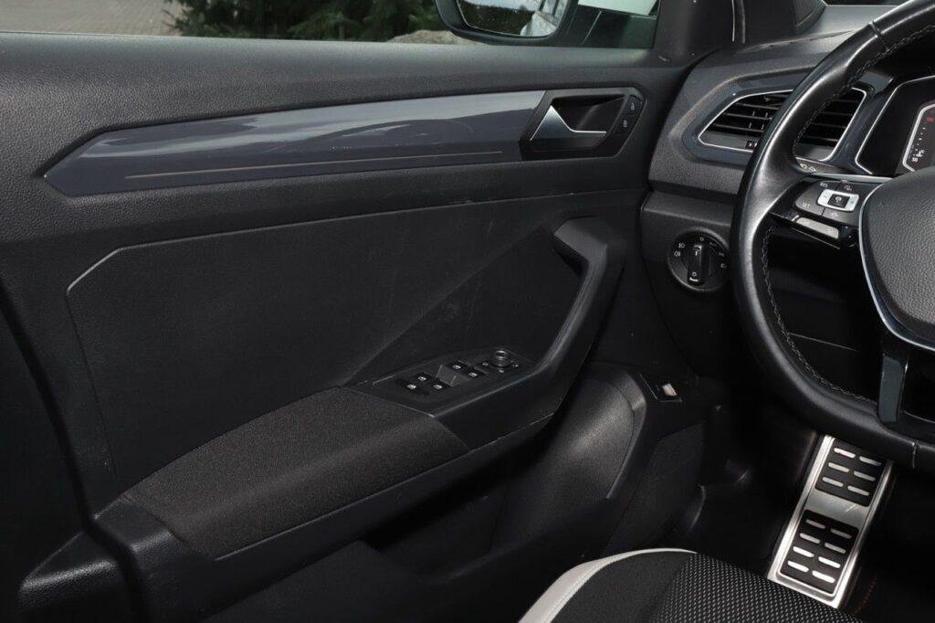 Volkswagen T-Roc Exposé-Bild 15