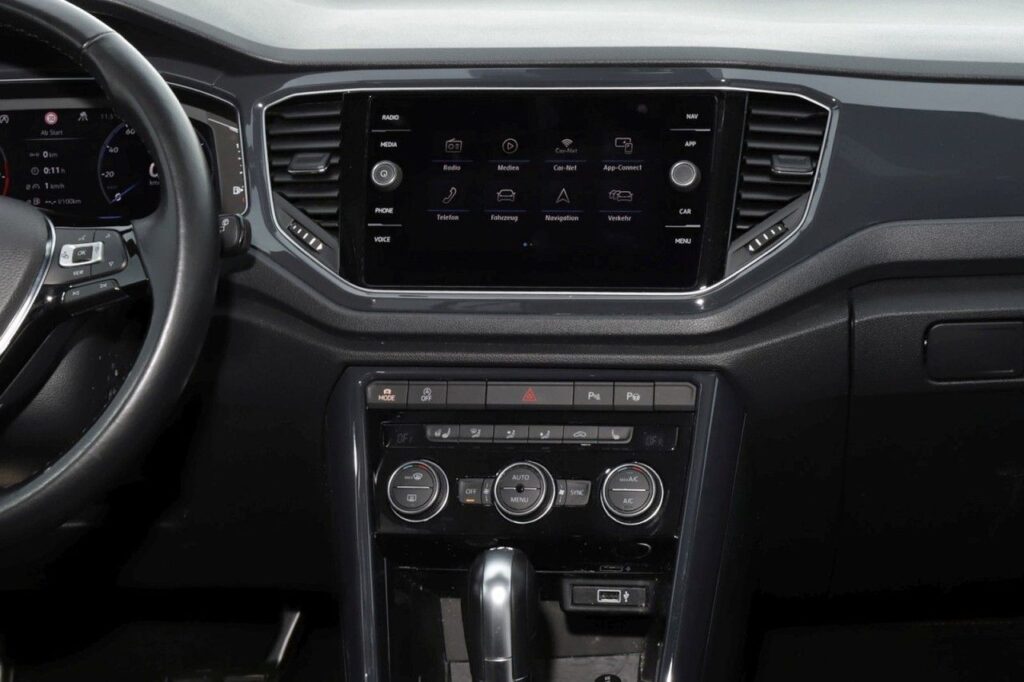 Volkswagen T-Roc Exposé-Bild 16