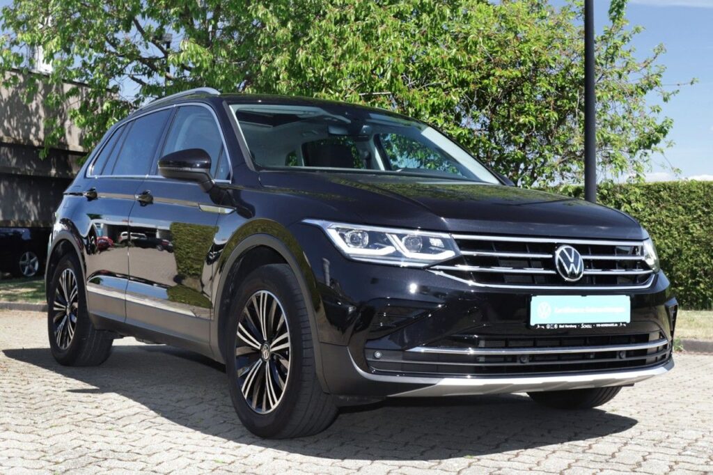 Volkswagen Tiguan Exposé-Bild 2