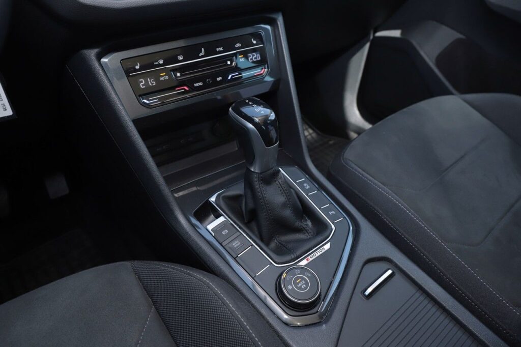 Volkswagen Tiguan Exposé-Bild 14