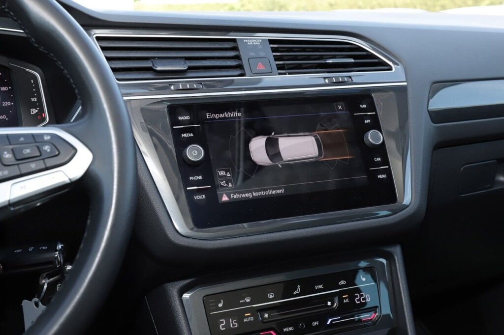 Volkswagen Tiguan Exposé-Bild 15