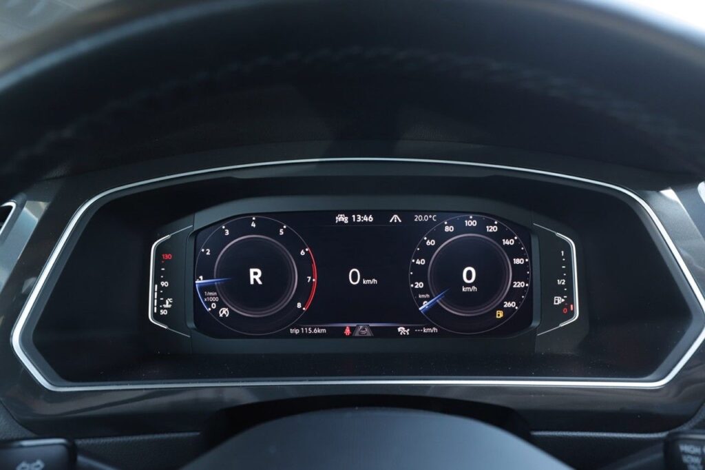 Volkswagen Tiguan Exposé-Bild 16